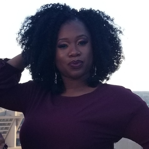 Meet your Posher, Renee - Picture 2 of 2